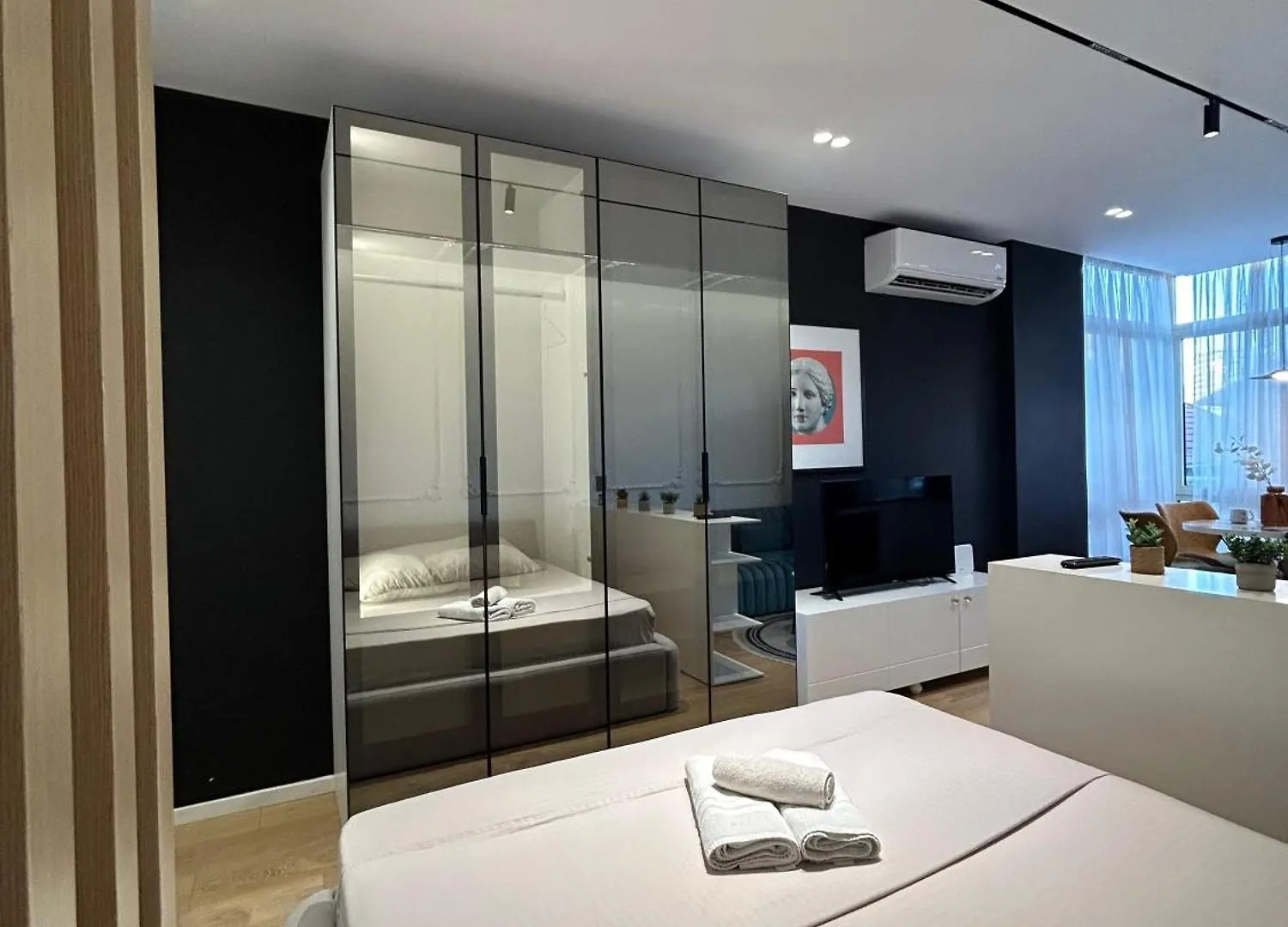 Maison Komuna Tirana 0*,