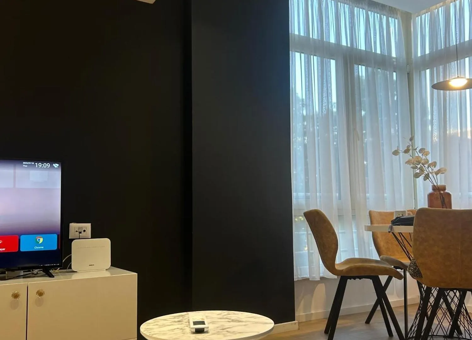 Maison Komuna location